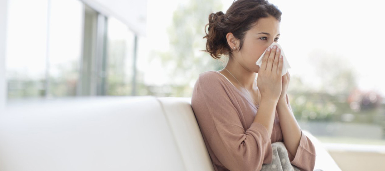 indoor air quality affecting woman's allergies